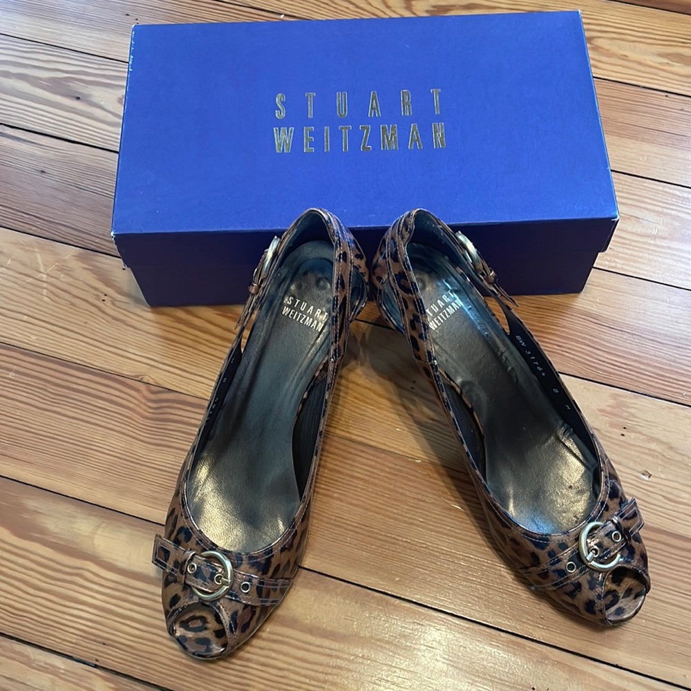 Stuart Weitzman Chatup Peep Toe Heels in Cashew Leopard Size 8 M